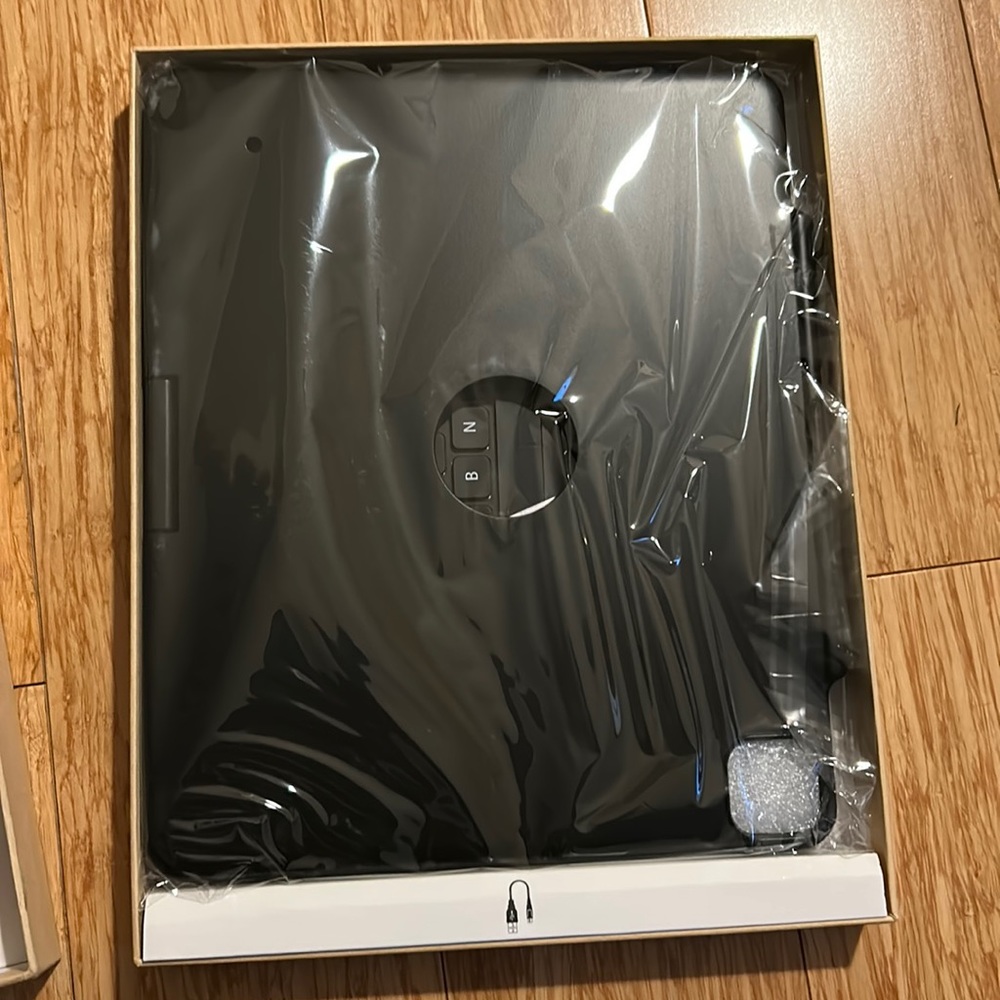 Wireless Keyboard - Picture 2 of 4